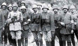 Çanakkale Savaşı veya Çanakkale Muharebeleri (İngilizce: Gallipoli Campaign), I. Dünya Savaşı sırasında 1915-1916 yılları arasında Gelibolu Yarımadası'nda Osmanlı İmparatorluğu ile İtilaf Devletleri arasında yapılan deniz ve kara muharebeleridir